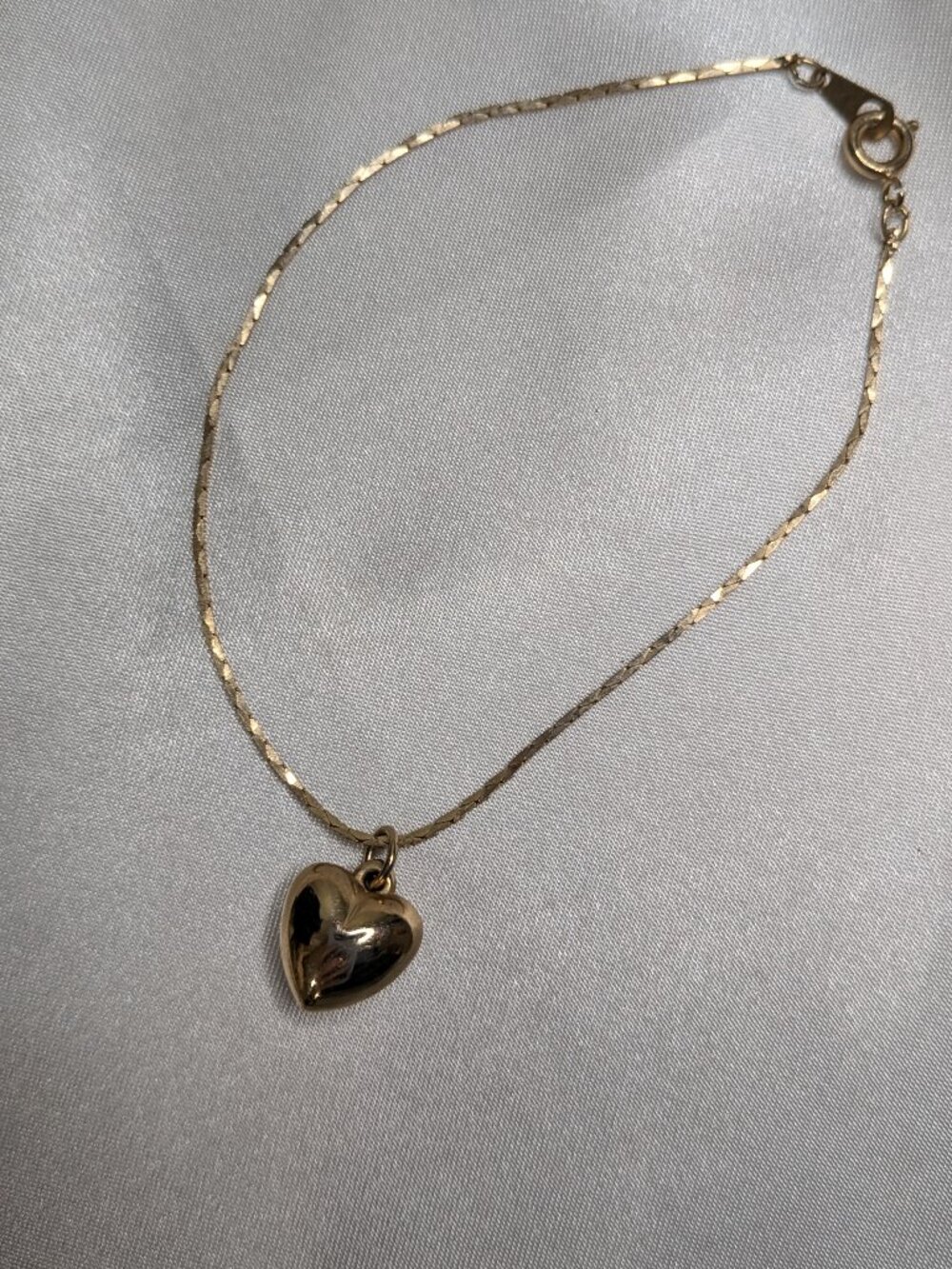 Vintage Gold Heart Charm Bracelet — Textured Chain, Spring Ring Clasp